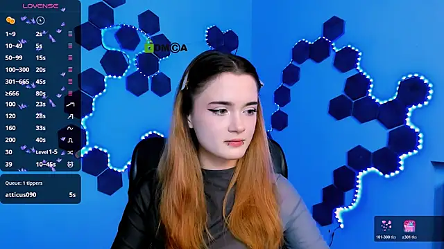 liana kisses online show from December 4, 8:09 pm