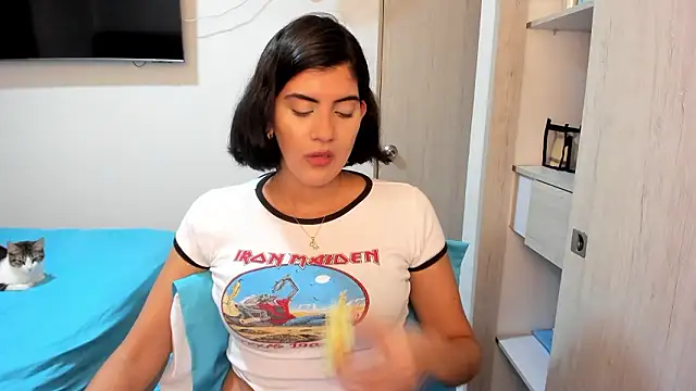 misstoya online show from February 4, 2:14 am