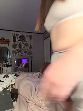 Sweetdee222x online show from December 15, 11:10 pm