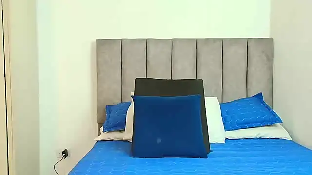 karina lewis  online show from September 10, 4:12 am