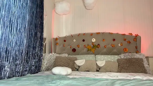 Snapshot of Mika_Miller chatting on October 12, 1:35 pm Mika Miller online show from October 12, 1:35 pm