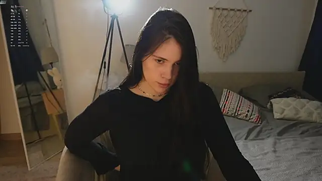 jennetdoll online show from November 18, 6:09 pm