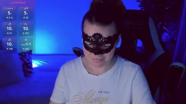 Snapshot of Sexy-Housewife chatting on October 27, 6:57 pm Sexy-Housewife online show from October 27, 6:57 pm