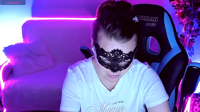 Snapshot of Sexy-Housewife chatting on September 14, 7:12 pm Sexy-Housewife online show from September 14, 7:12 pm