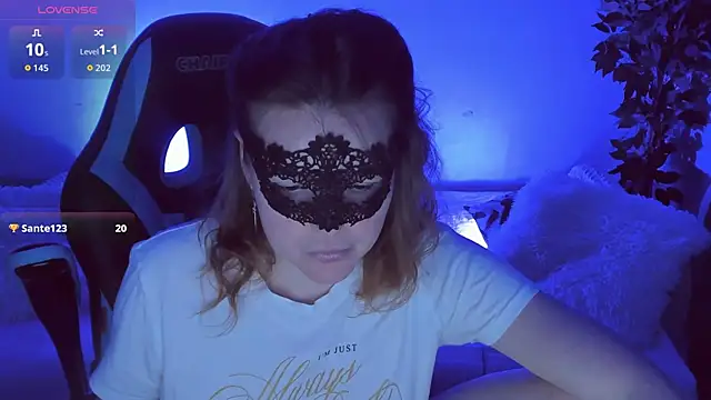 Snapshot of Sexy-Housewife chatting on October 7, 7:18 pm Sexy-Housewife online show from October 7, 7:18 pm