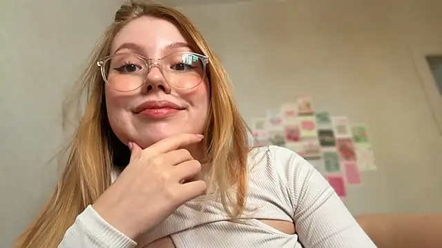 HoneyAudrey online show from April 21, 2:26 am