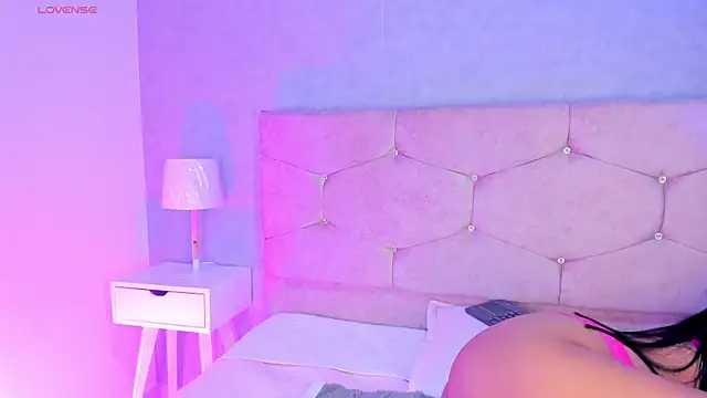 Cameliaa Smiith online show from September 23, 3:59 am