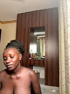 Snapshot of supa_queen254 chatting on October 26, 11:00 pm supa queen254 online show from October 26, 11:00 pm