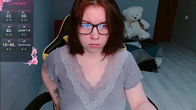 Snapshot of Emily_Amorre chatting on October 24, 10:06 pm Emily Amorre online show from October 24, 10:06 pm