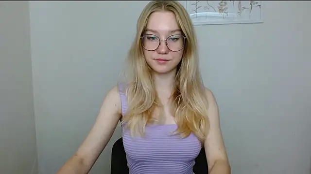 cindi hot online show from September 18, 9:41 am