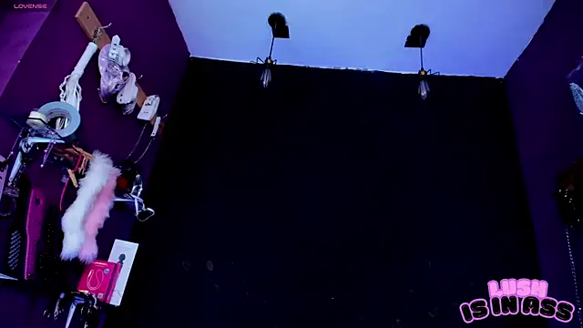 Alexa Slave online show from April 14, 7:36 pm