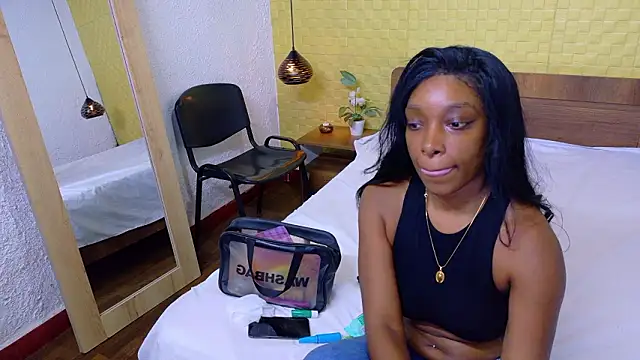 Shamiraa moore online show from February 3, 6:45 pm