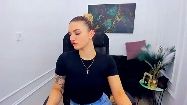 SelenaeMoore online show from February 22, 7:37 pm