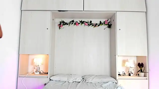 KendallRosse1 online show from March 10, 11:58 am