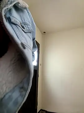 Snapshot of NAUGHTY_LITTLE_18 chatting on October 10, 9:31 pm NAUGHTY LITTLE 18 online show from October 10, 9:31 pm