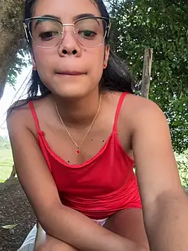 NAUGHTY LITTLE 18 online show from March 4, 9:21 pm