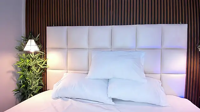 CailynBrowm online show from November 19, 4:12 am