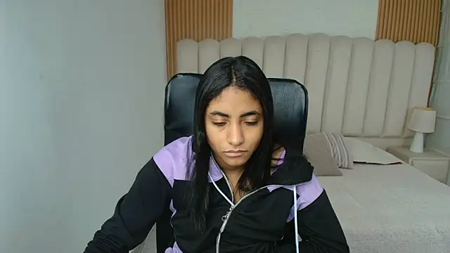 shaneelle online show from March 14, 3:40 am