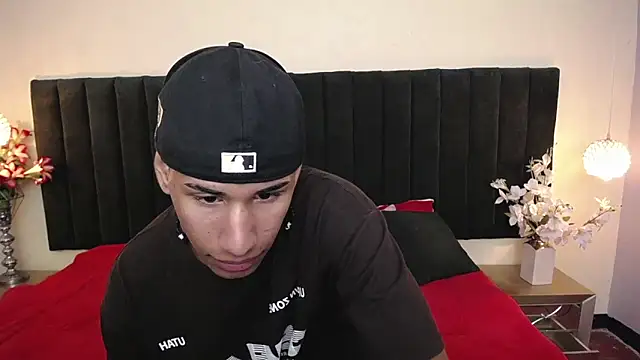 soft attraction online show from March 28, 7:35 pm