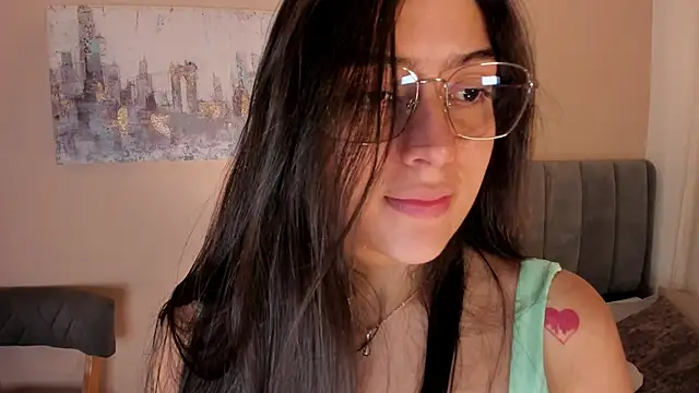 dakotaa   online show from October 16, 8:33 pm