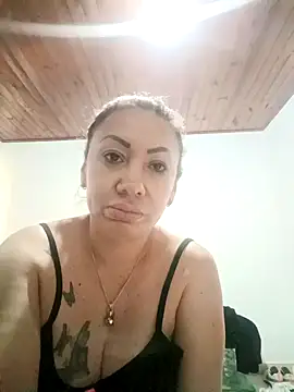 coral smitth online show from April 4, 1:32 pm