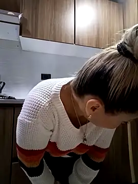 coral smitth online show from November 2, 9:40 pm