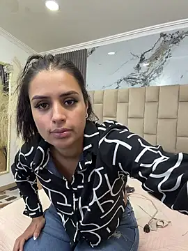 EmmaTorres  online show from February 13, 9:38 pm