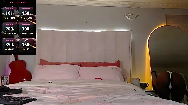 FRUITOFEDEN01 online show from June 20, 12:36 am