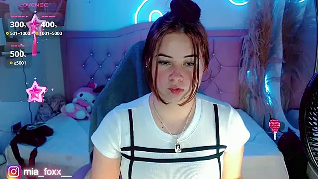 Snapshot of Mia_foxx_ chatting on October 23, 9:10 pm Mia foxx online show from October 23, 9:10 pm