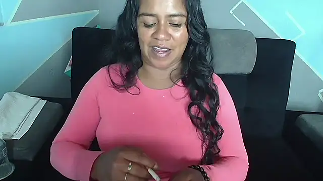 saggil23 online show from November 11, 5:32 pm