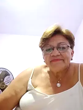 Madrastrahot69 online show from November 19, 4:45 am