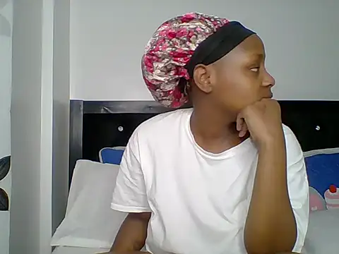 Miss Amani online show from May 29, 2:59 pm