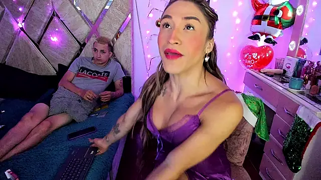 parejacaliente20154 online show from December 18, 9:36 am