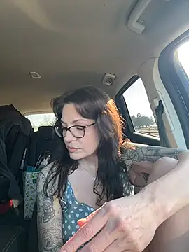 BeautifulMesss online show from March 10, 8:24 pm