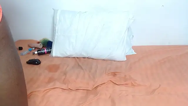 Madeline Woods online show from October 8, 12:31 pm