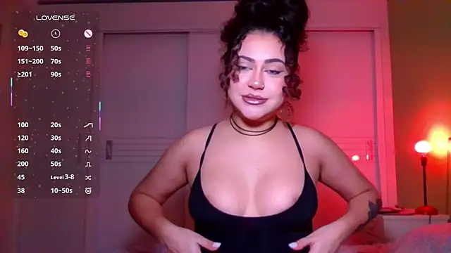 Snapshot of ann4montez_ chatting on October 15, 10:51 am ann4montez  online show from October 15, 10:51 am