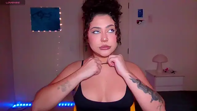 Snapshot of ann4montez_ chatting on October 5, 11:04 am ann4montez  online show from October 5, 11:04 am