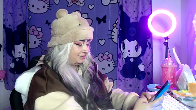 lussyevans24 online show from September 13, 6:32 am