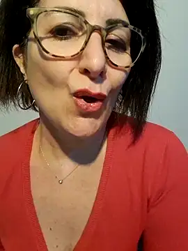 Snapshot of Viola8p chatting on October 28, 3:29 pm Viola8p online show from October 28, 3:29 pm