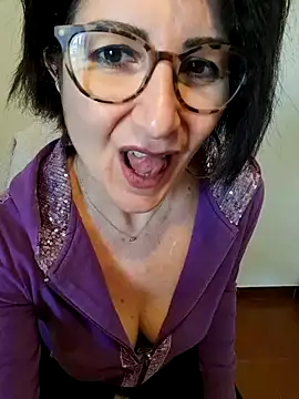 Snapshot of Viola8p chatting on September 30, 9:48 am Viola8p online show from September 30, 9:48 am