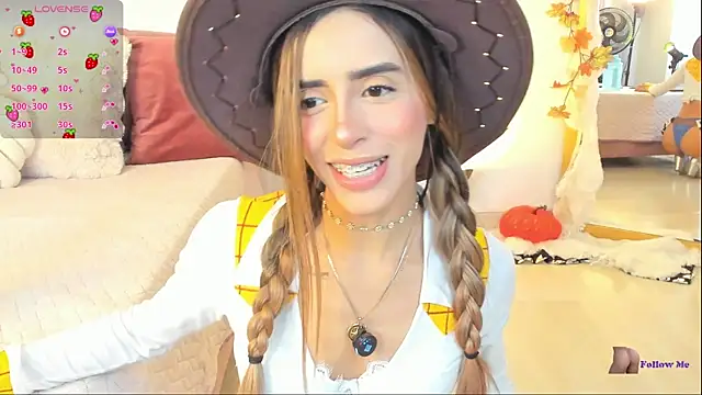 StormiRusso online show from October 24, 1:45 am