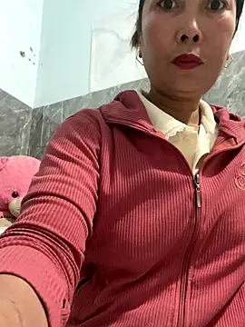 Linaannn online show from January 6, 11:30 pm