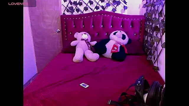 Melani cute02 online show from April 16, 8:52 pm