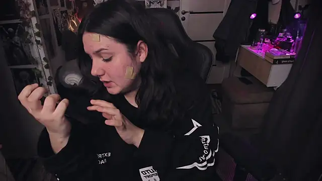 Diasporaaa online show from October 31, 7:01 am