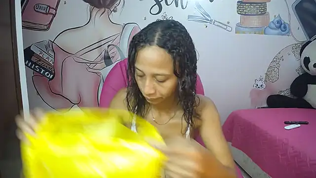 EMMA SWEETT1 online show from September 24, 12:37 pm