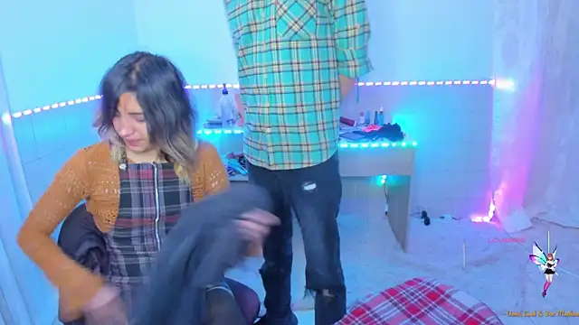 linnie  online show from September 17, 8:29 pm