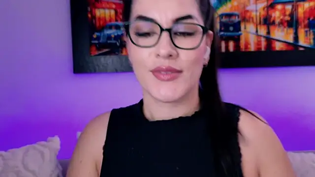 Pamela Rosal online show from April 3, 1:42 pm