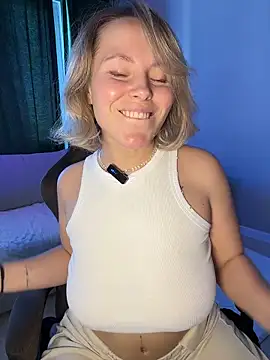 Charming Daphny online show from February 28, 9:41 am