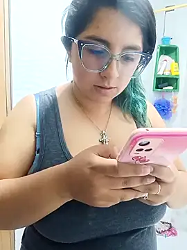 Snapshot of _Angelinaandrade_ chatting on September 18, 1:04 am  Angelinaandrade  online show from September 18, 1:04 am