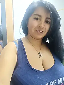 Snapshot of _Angelinaandrade_ chatting on October 28, 1:11 am  Angelinaandrade  online show from October 28, 1:11 am